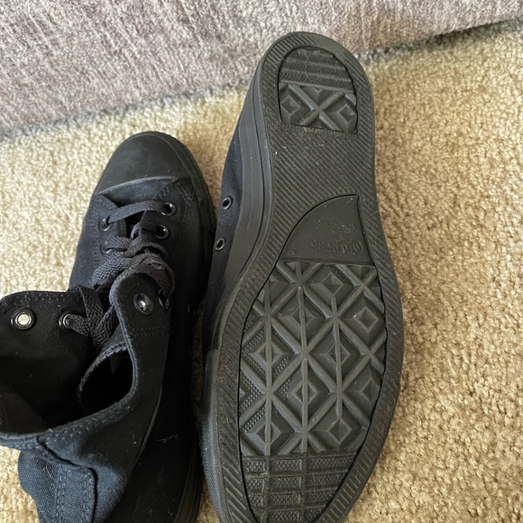 Converse Black Mens U.S. size 10 - Picture 4 of 5